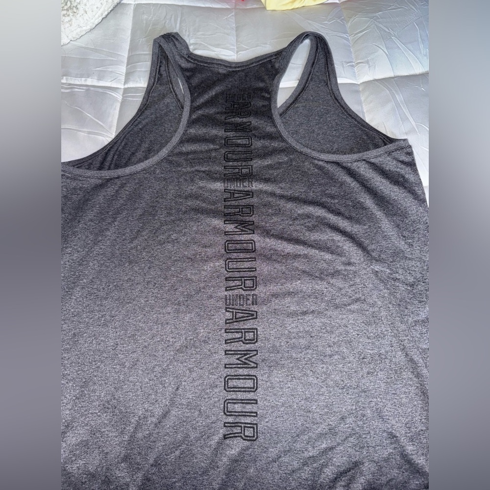 Under Armour tank top ￼